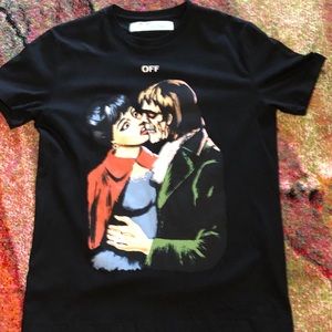 Men’s off white kiss graphic shirt